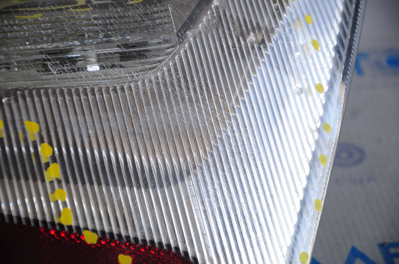 Right headlight Toyota Prius 30 10-11 prerest, cracks on glass