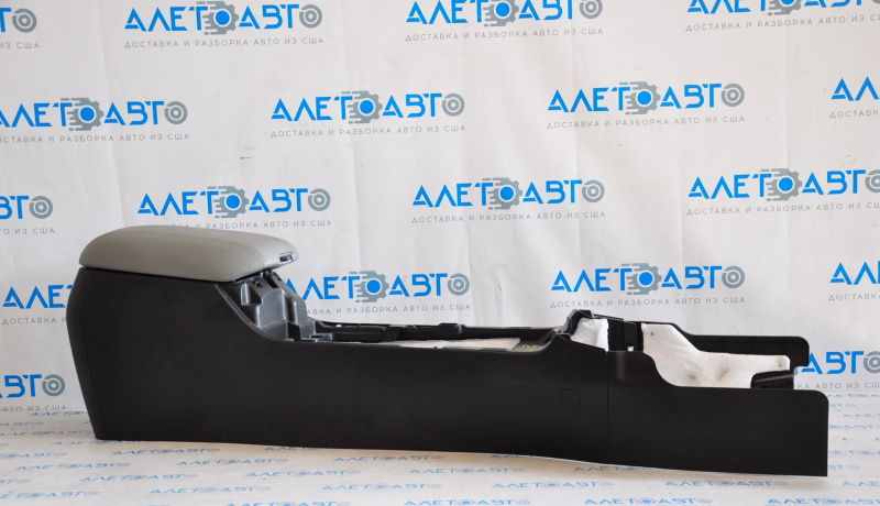 Armrest of the central console Kia Sorento 14-15 rest, gray, chrome defect