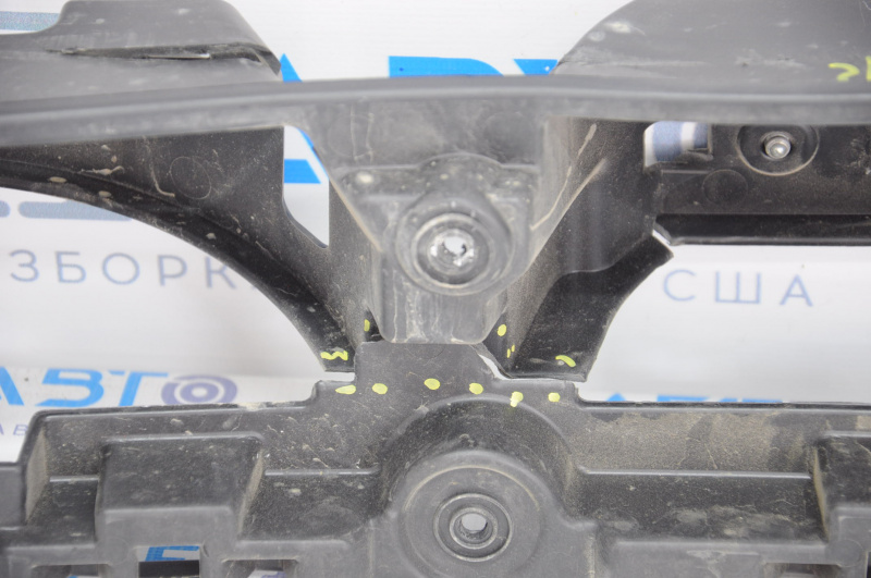 Jeep Renegade 15-23 rear bumper absorber cracked, dented