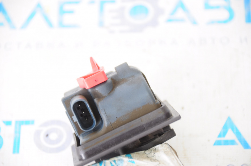 Fuel filler flap lock Infiniti QX30 17-19 broken latch