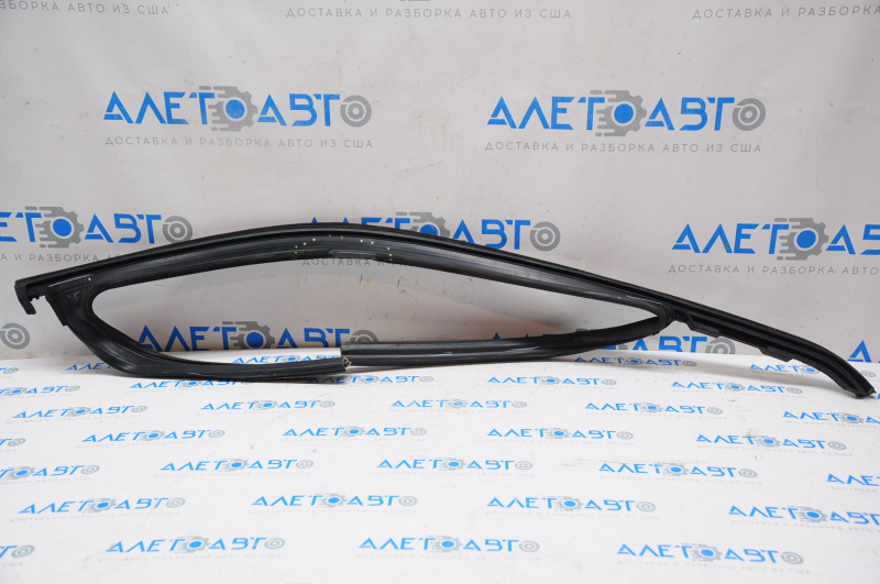 Upper front left door molding Jeep Compass 17-24 chrome with glass seal, torn seal, scratches