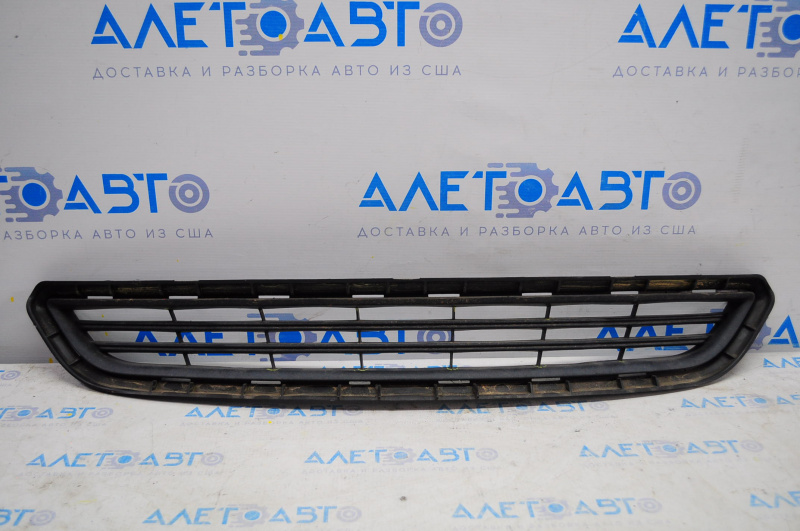 Lower grille of the front bumper Ford Fiesta 14-19 rest mat, break of the lower grille