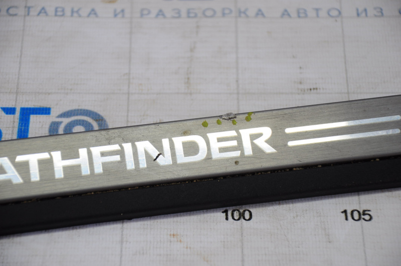 Door sill trim outer rear left Nissan Pathfinder 13-16 black with chrome, corrosion