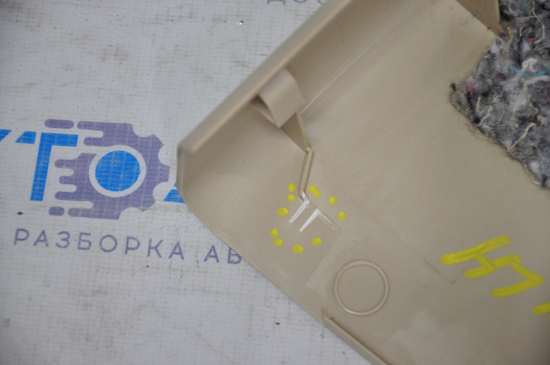 Center pillar trim lower left Lexus RX350 RX450h 10-15 beige, scratches, broken fastener