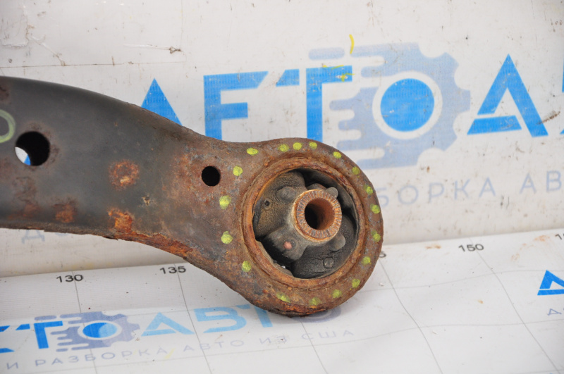 Lower front left arm Lexus RX300 RX330 RX350 RX400h 04-09 torn silent block, rusty