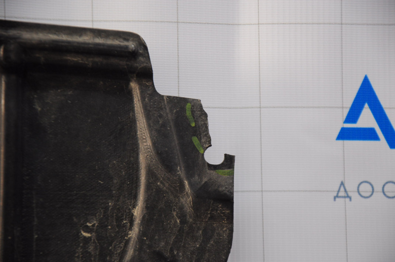 Engine protection left Lexus ES300h ES350 13-15 pre-restoration, broken fastener, worn