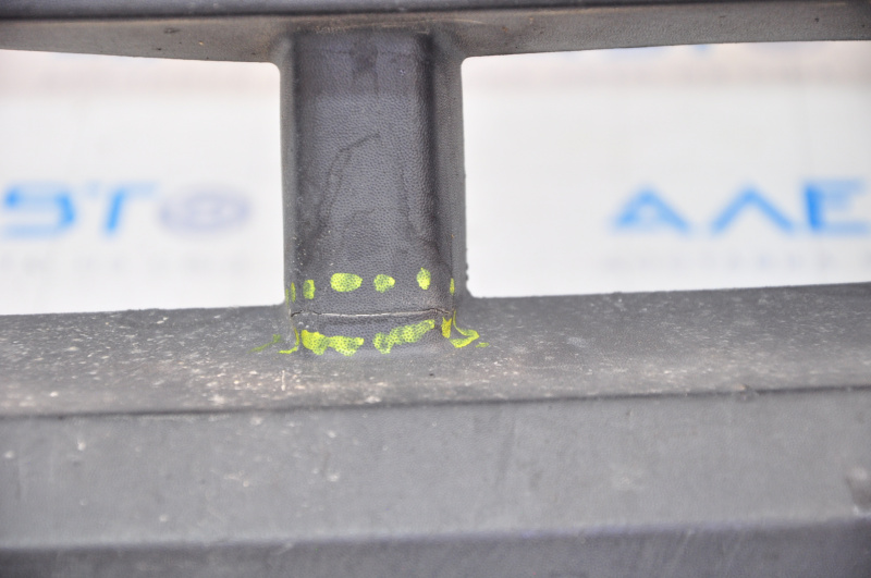 Bumper front bare lower Jeep Patriot 11-17 structure, scratches, tear of fastener