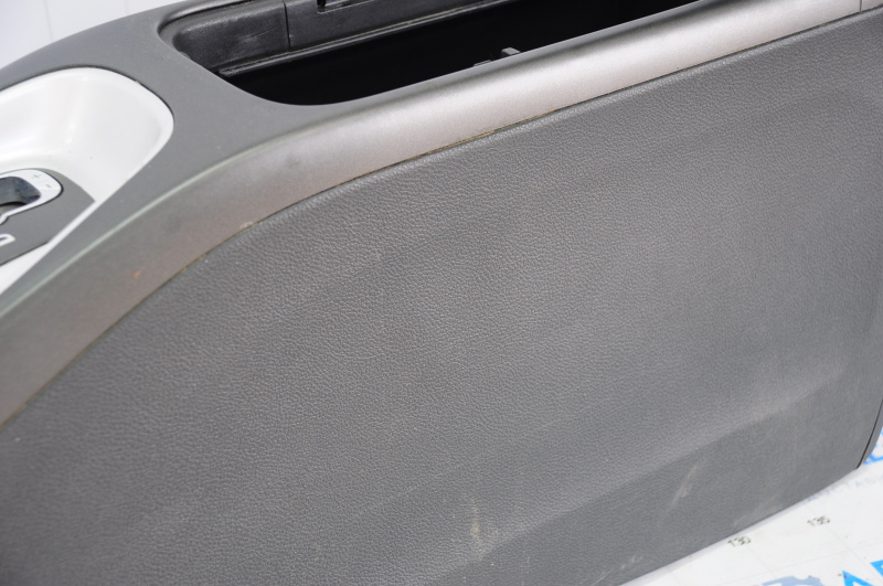Console center armrest and cup holders Dodge Journey 11-20 black, scratches