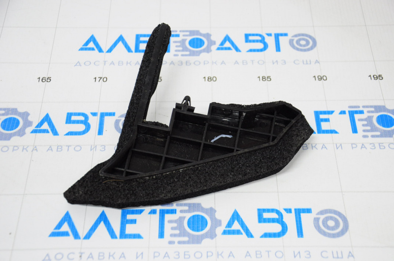 Wing seal hood-wing right Nissan Sentra 20-24 broken fastener