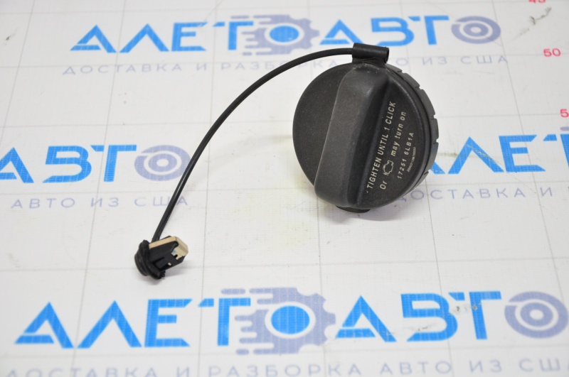 Nissan Sentra 20-24 Fuel Filler Cap