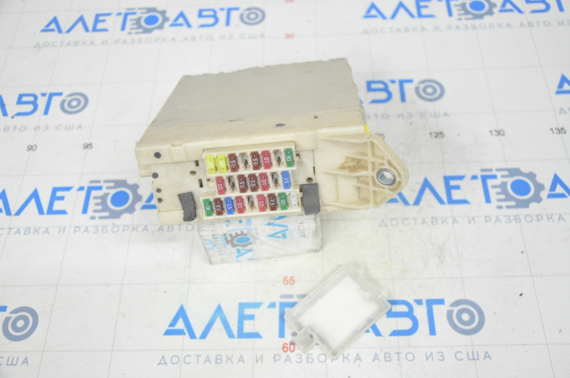 FUSE BOX Module Lexus IS250 IS350