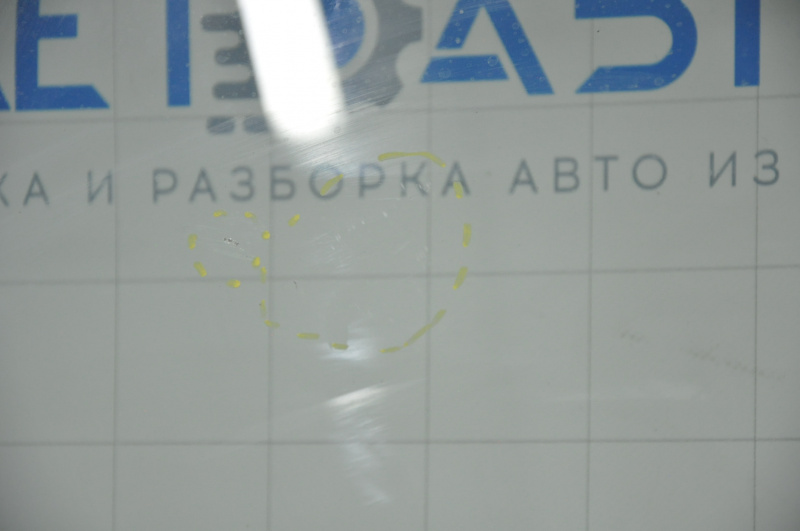 Ford Fusion mk5 13-20 windshield without rain sensor, air on edge, scratches