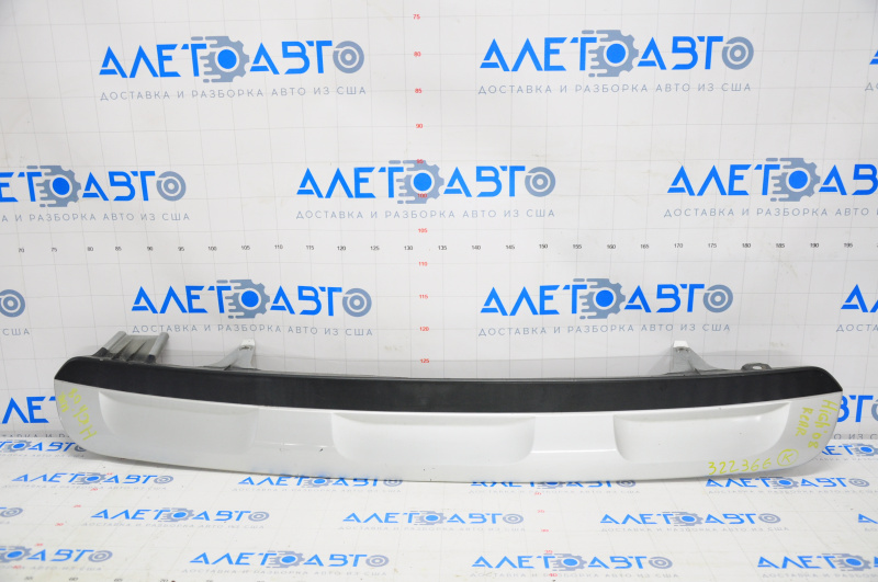Toyota Highlander 08-10 rear bumper lower trim scratches