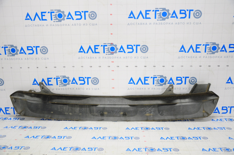 Toyota Highlander 08-10 rear bumper lower trim scratches