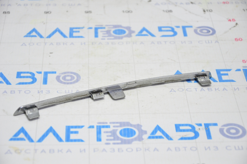 Molding front bumper pad under fog light left Audi Q7 4L 10-15