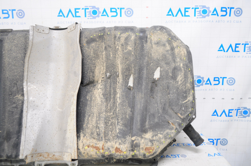 Suzuki Kizashi 10-15 Fuel Tank Damaged