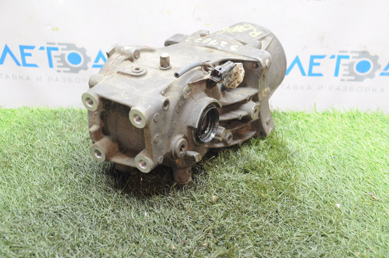 Rear differential gearbox Toyota Rav4 13-18 crack wedge on spare part