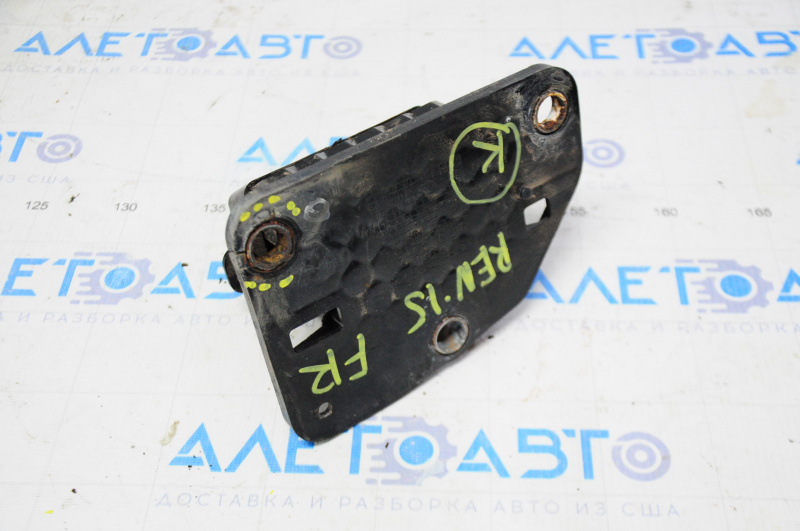 Front bumper reinforcement fang right Jeep Renegade 15-22 prerest, type 1, cracks in fastening