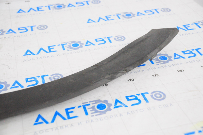 Rear right fender arch trim Lincoln MKC 15-19 broken, dented, scratches
