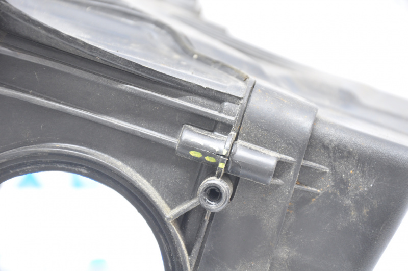 Air filter housing Ford Escape MK3 13-19 1.5T 1.6T, cracked mount