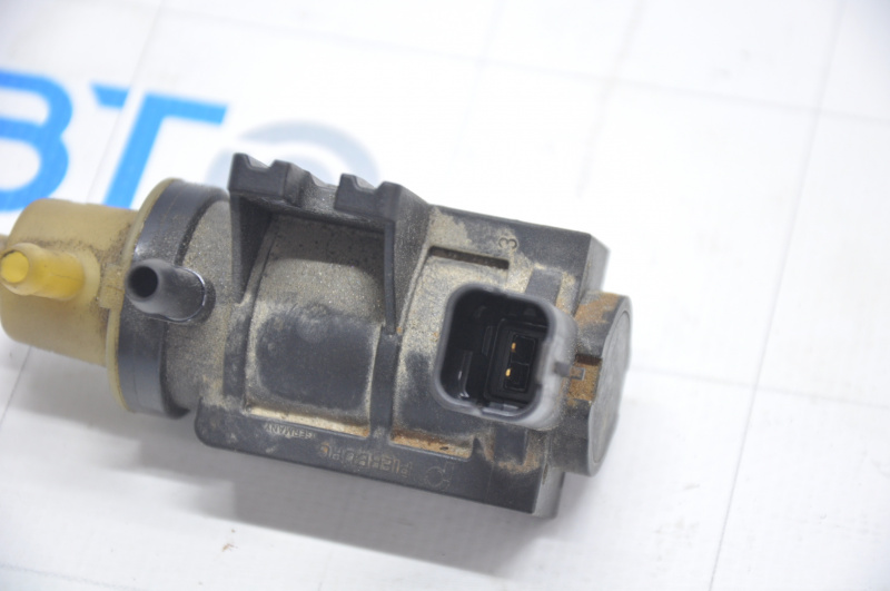 Ford Escape mk3 13-19 1.5T 2.0T Solenoid Valve Without Tubes