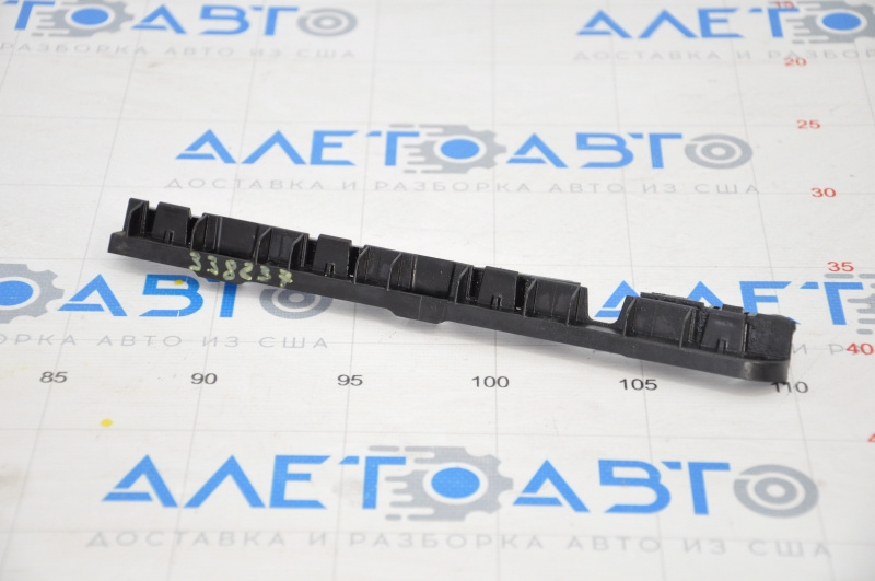 Fastening of the right threshold BMW 5 F10 11-16 front, breakage of the fastening