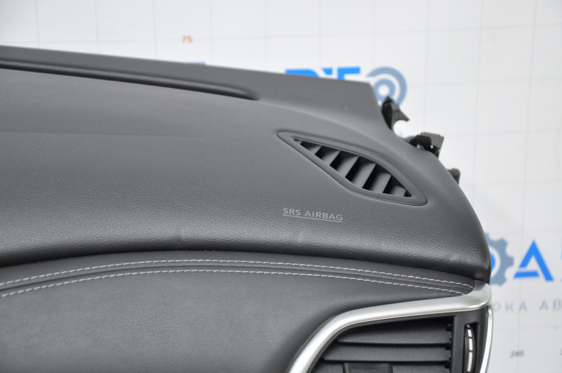 Torpedo front panel with AIRBAG Infiniti QX30 17-19 black, with Bose speaker, scratch, bumps