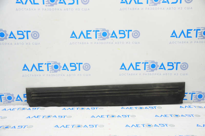Door sill trim rear left Dodge Grand Caravan 11-20 black, worn