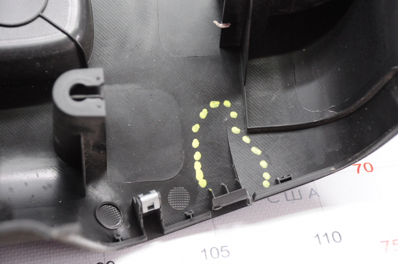 Left arch trim Kia Sorento 10-15 black, rubbed, crack