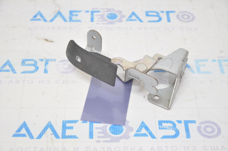 Fuel filler flap release lever Mazda3 03-08 HB