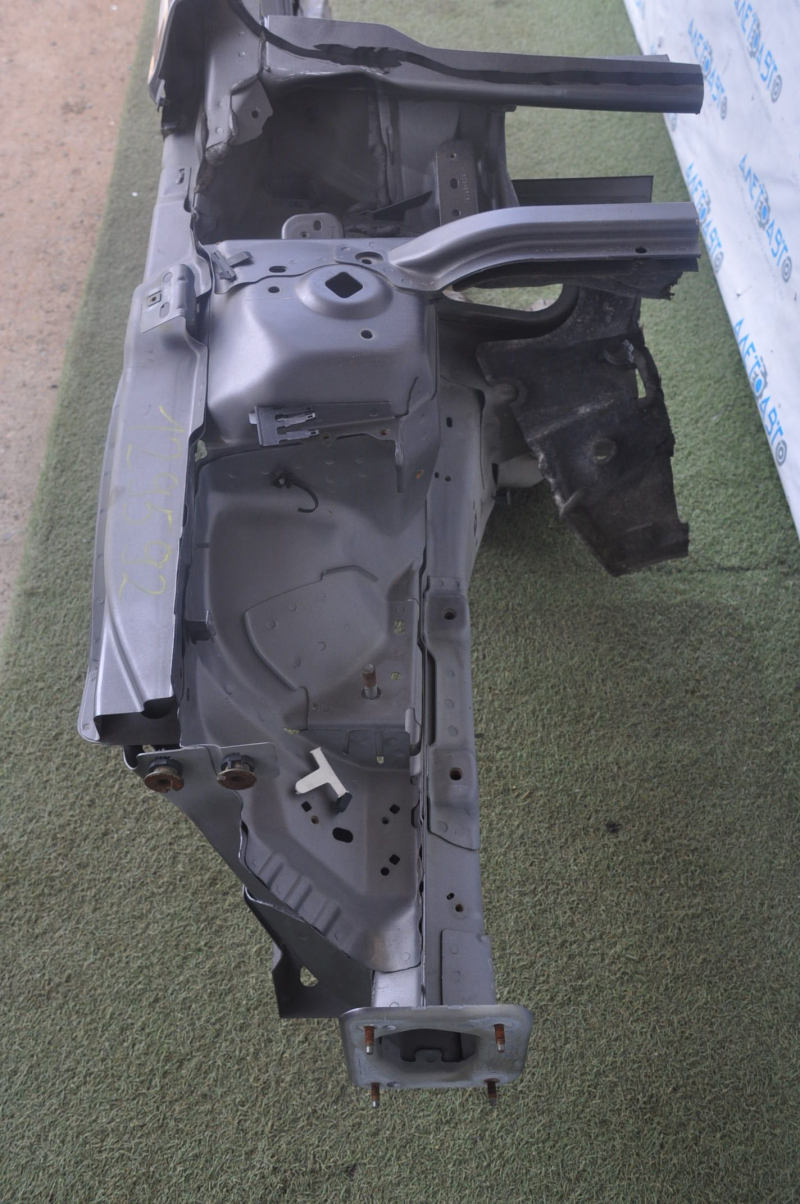Front right quarter with central pillar Ford Fusion mk5 13-16 without bracket graphite bumpers