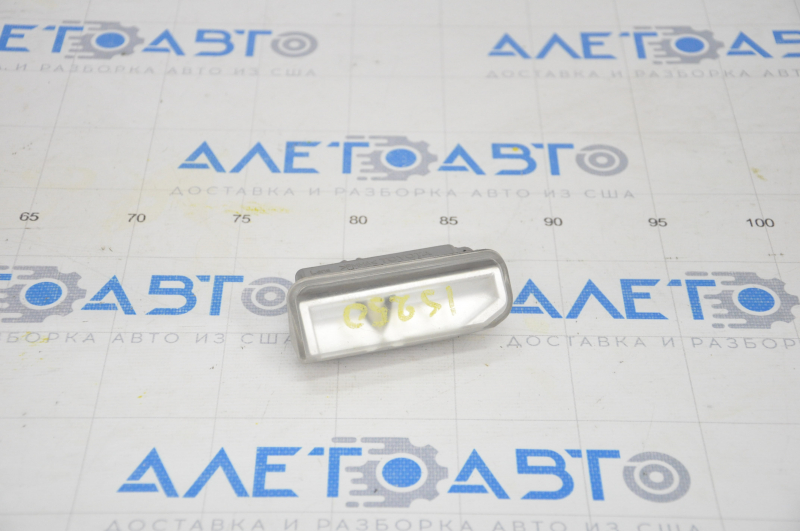 Left trunk lid number plate light for Lexus IS250 IS300 IS350 06-13