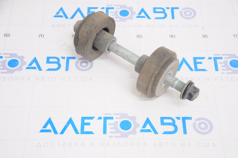 Bolt lower lever under spring rear left Hyundai Sonata 11-15 to trunnion