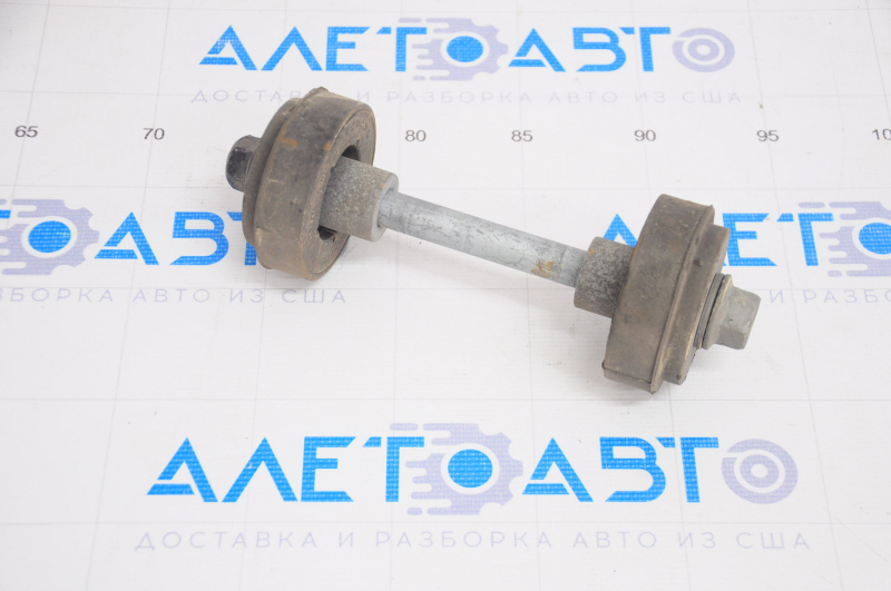 Bolt lower lever under spring rear left Hyundai Sonata 11-15 to trunnion