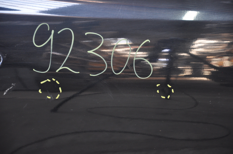 The door is bare, rear right Lexus ES350 07-12, black dent, bumps