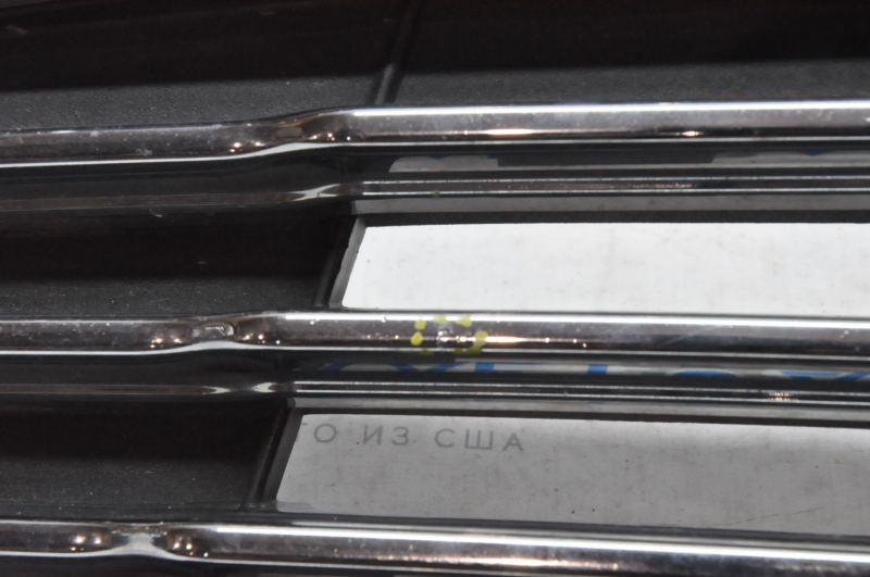 Radiator grill assembly with frame Ford Fusion mk5 13-16 broken fasteners, pokes on chrome