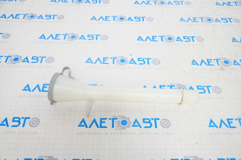 Nissan Pathfinder 13-20 Windscreen Washer Reservoir Neck with Lid