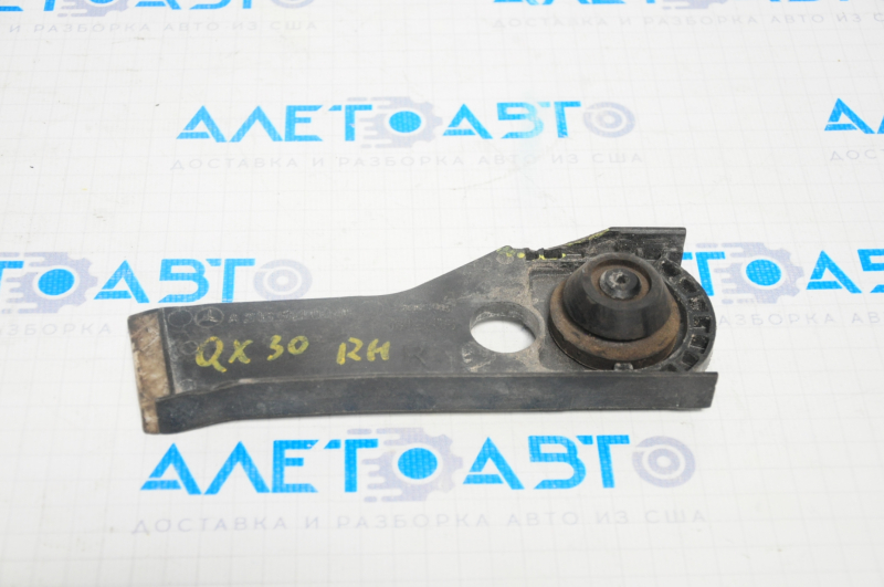 Radiator support lower right Infiniti QX30 17-19 with bracket, rubber + plastic, no fragment