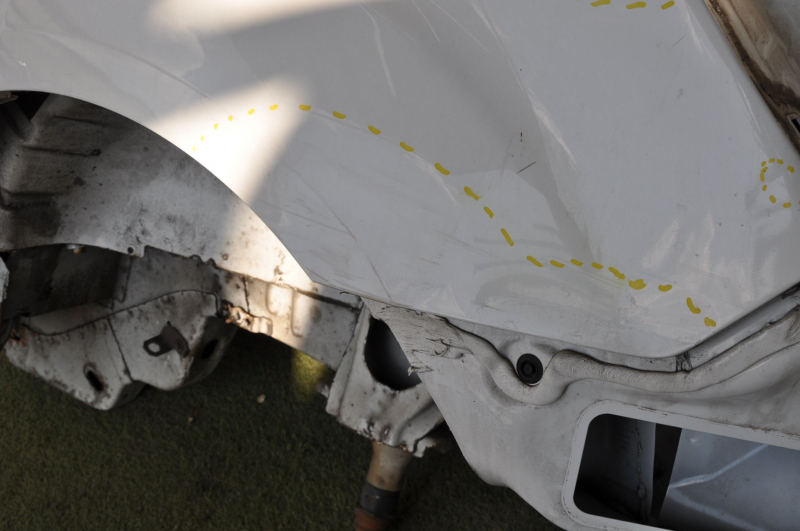 Quarter wing rear left Chevrolet Equinox 10-17 white, dented
