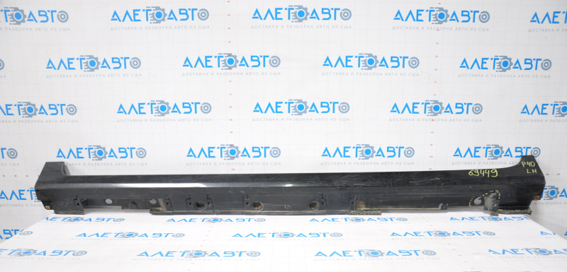 The left threshold of a Toyota Prius V 12-17 has a broken mount.