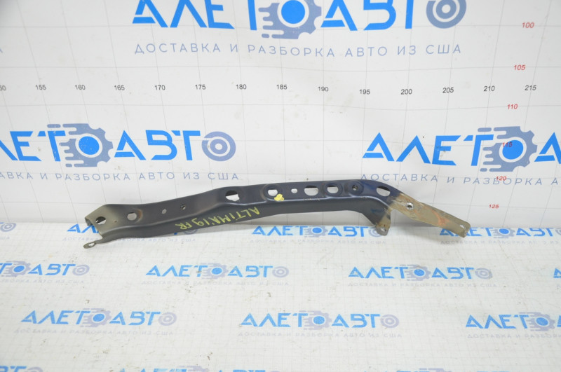 TV bar eyelash right Nissan Altima 19-24