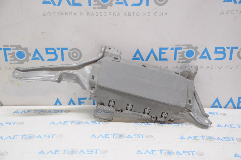 Airbag knee driver's left Toyota Sienna 11-16 gray, scratches
