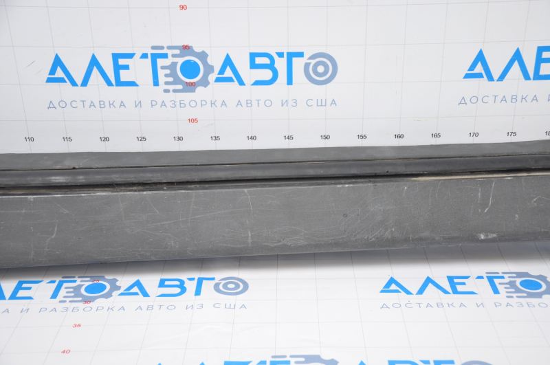Right threshold Chevrolet Volt 11-15 with seal, broken fasteners, sawed, scratches, dented fasteners