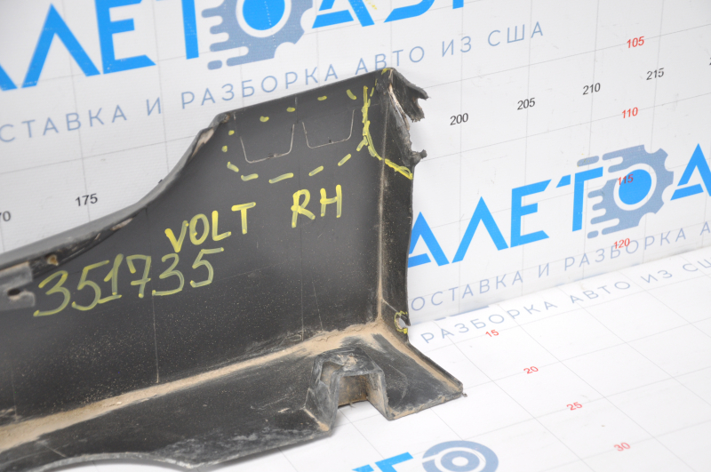 Right threshold Chevrolet Volt 11-15 with seal broken fasteners, fracture, dented, scratches