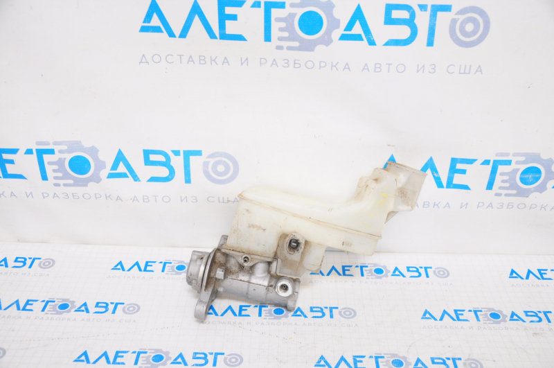 Main brake cylinder with reservoir Toyota Camry v40 2.4 without rod and cover