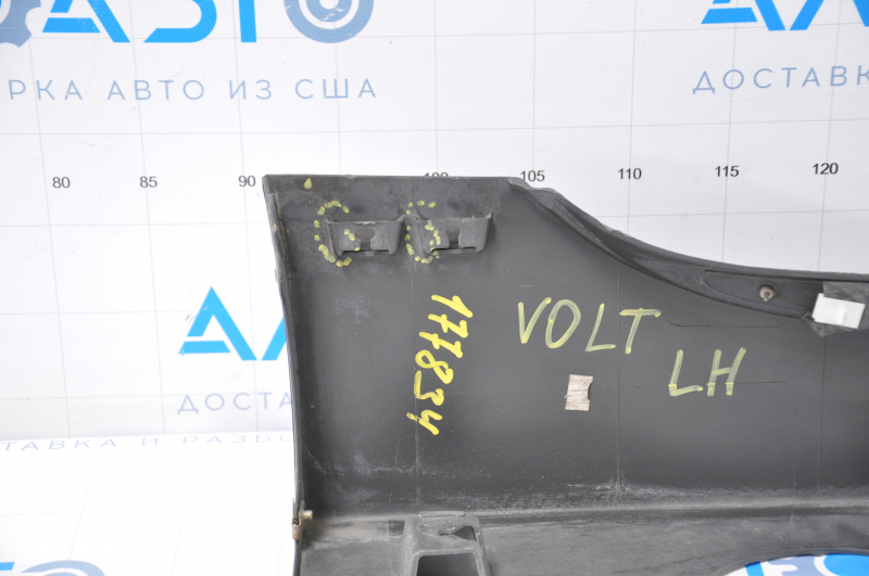 Left threshold Chevrolet Volt 11-15 with seal, lower fastening is dented, fastenings are broken, scratches