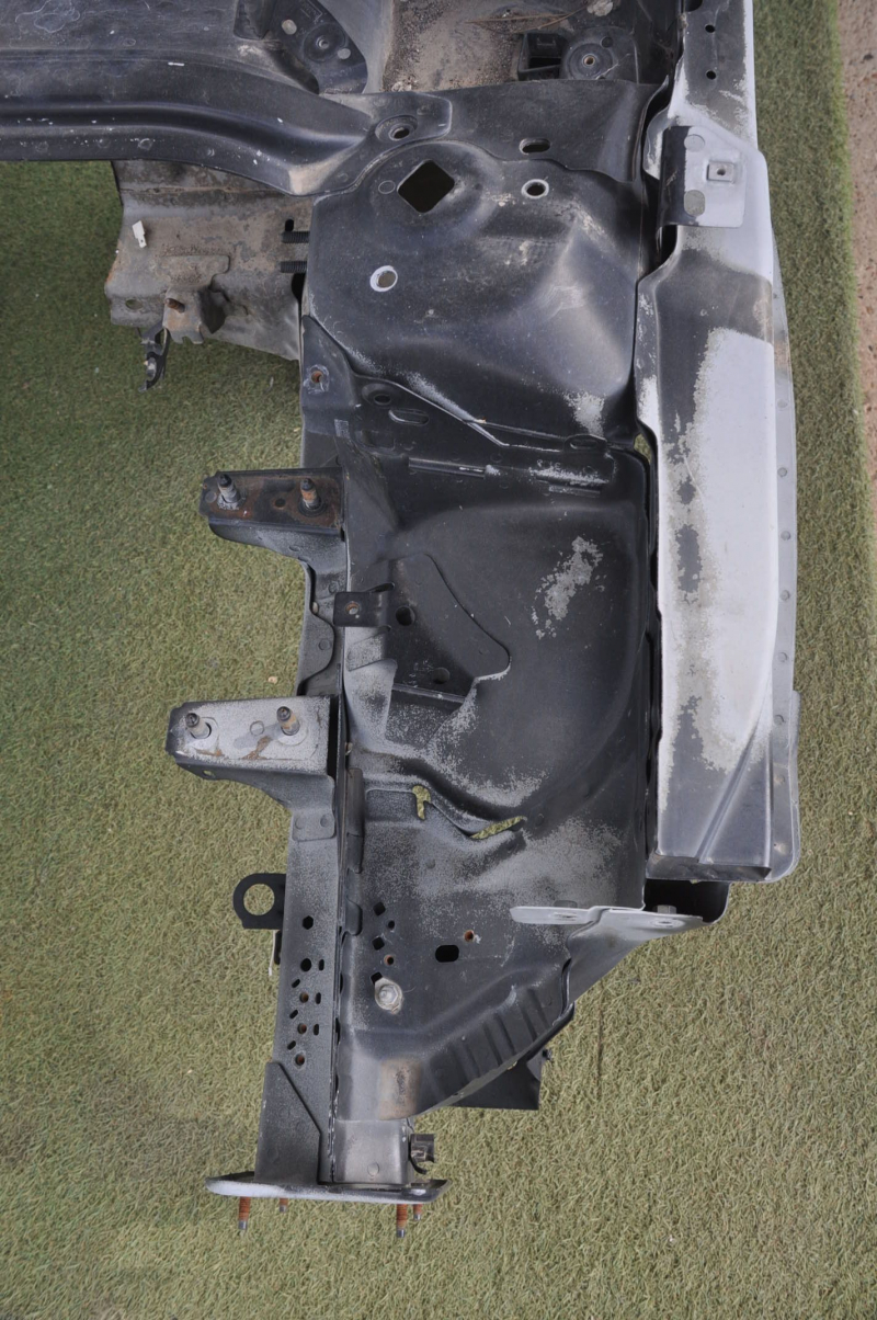 Front left quarter Ford Fusion mk5 13-20 black with central pillar, putty 0.5, pokes