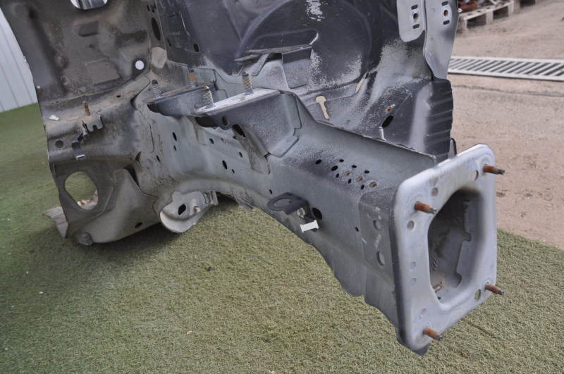 Front left quarter Ford Fusion mk5 13-20 black with central pillar, putty 0.5, pokes
