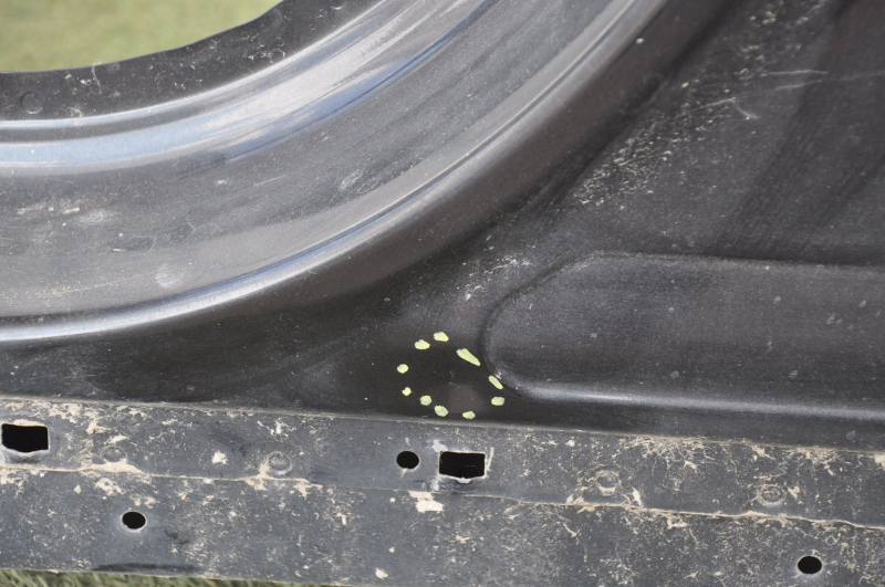 Front left quarter Ford Fusion mk5 13-20 black with central pillar, putty 0.5, pokes
