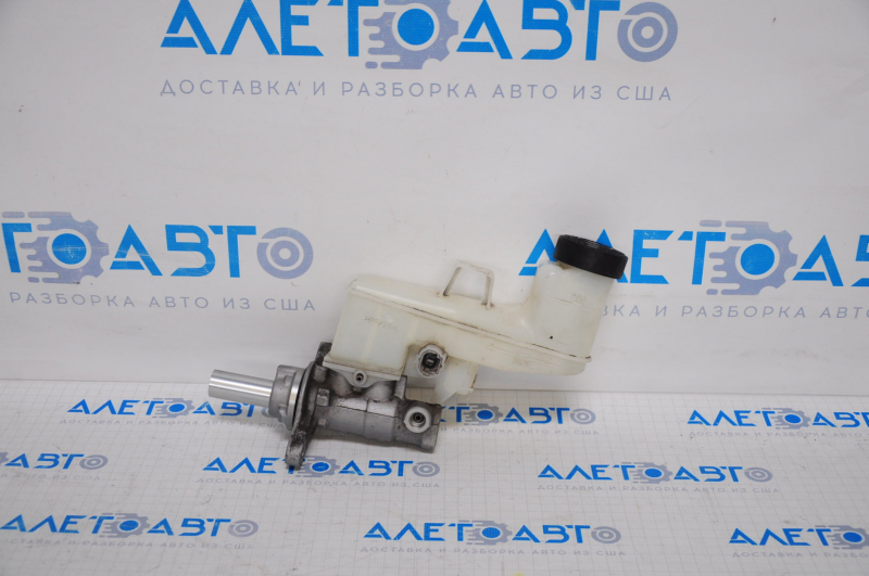 Lexus IS250 IS300 IS350 06-13 Type 1 Brake Master Cylinder with Reservoir